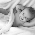 Comment bien utiliser le gel nettoyant pour le bain de bébé